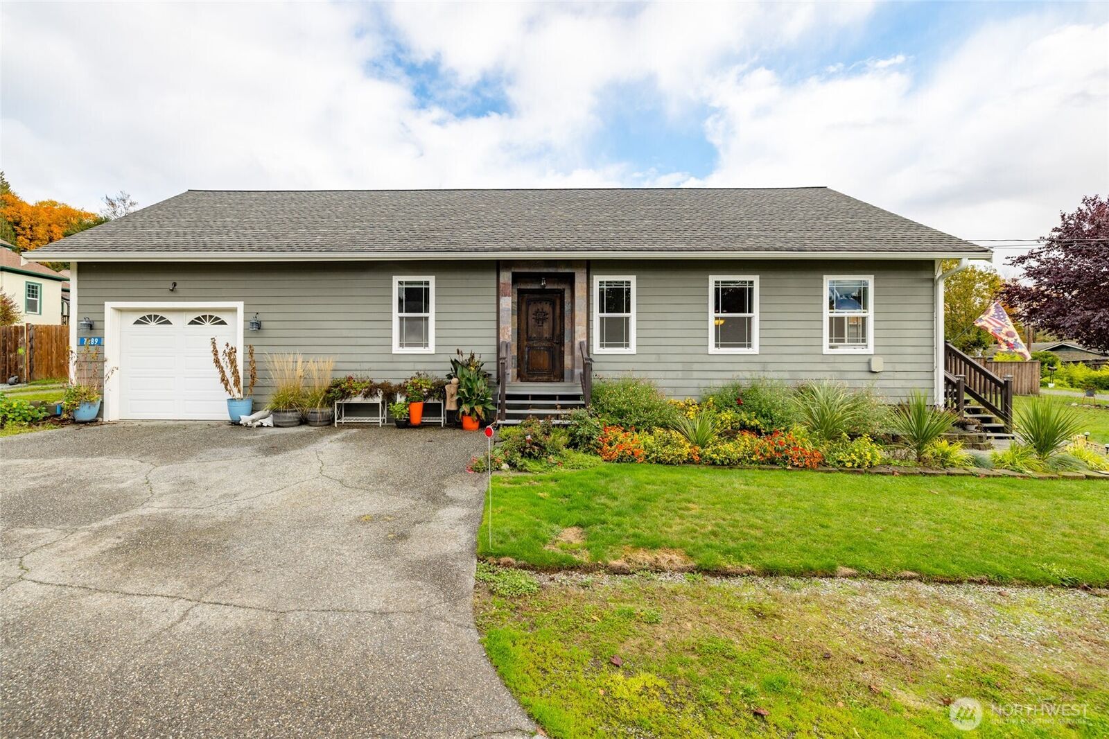 Property Photo:  7389 N Park Avenue  WA 98237