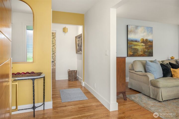 Property Photo:  7315  51st Avenue NE  WA 98115