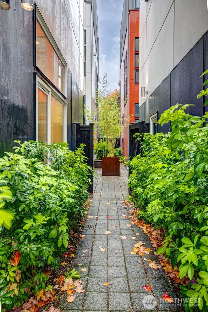 Property Photo:  7721  15th Avenue NW A  WA 98117