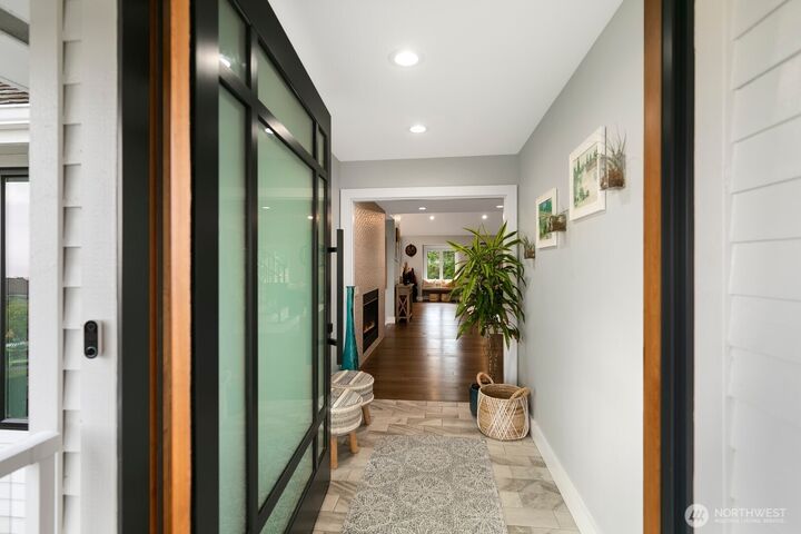 Property Photo:  6625  136th Place SW  WA 98026