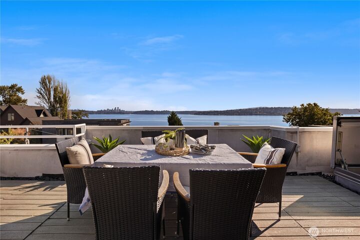 Property Photo:  3513 S Leschi Place  WA 98144 