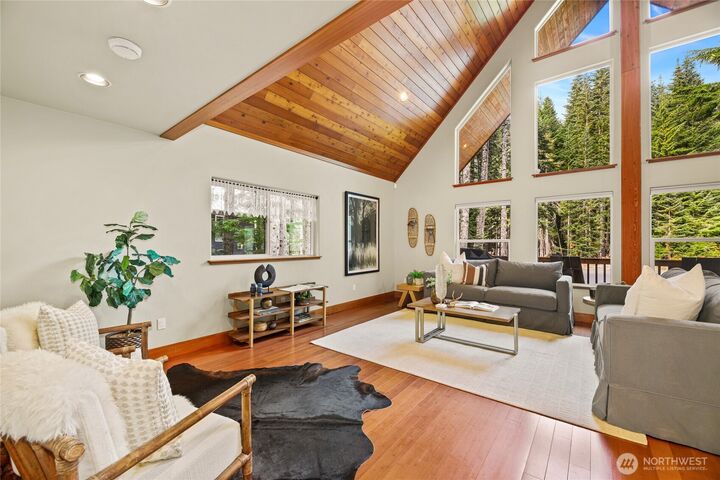 Property Photo:  91  Mountain Home Rd  WA 98068