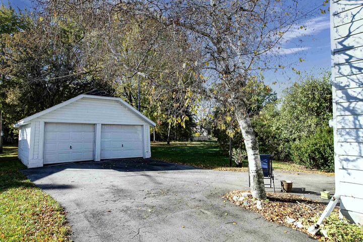 Property Photo:  248 E Bank Street  WI 54935-2422