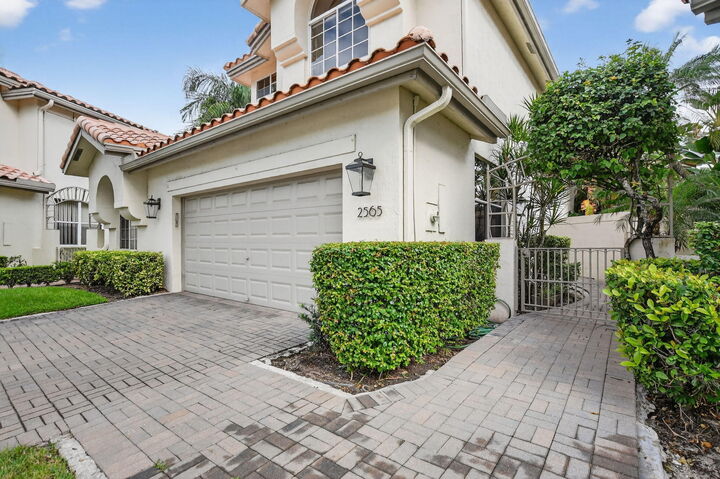 Property Photo:  2565 NW 52nd Street  FL 33496