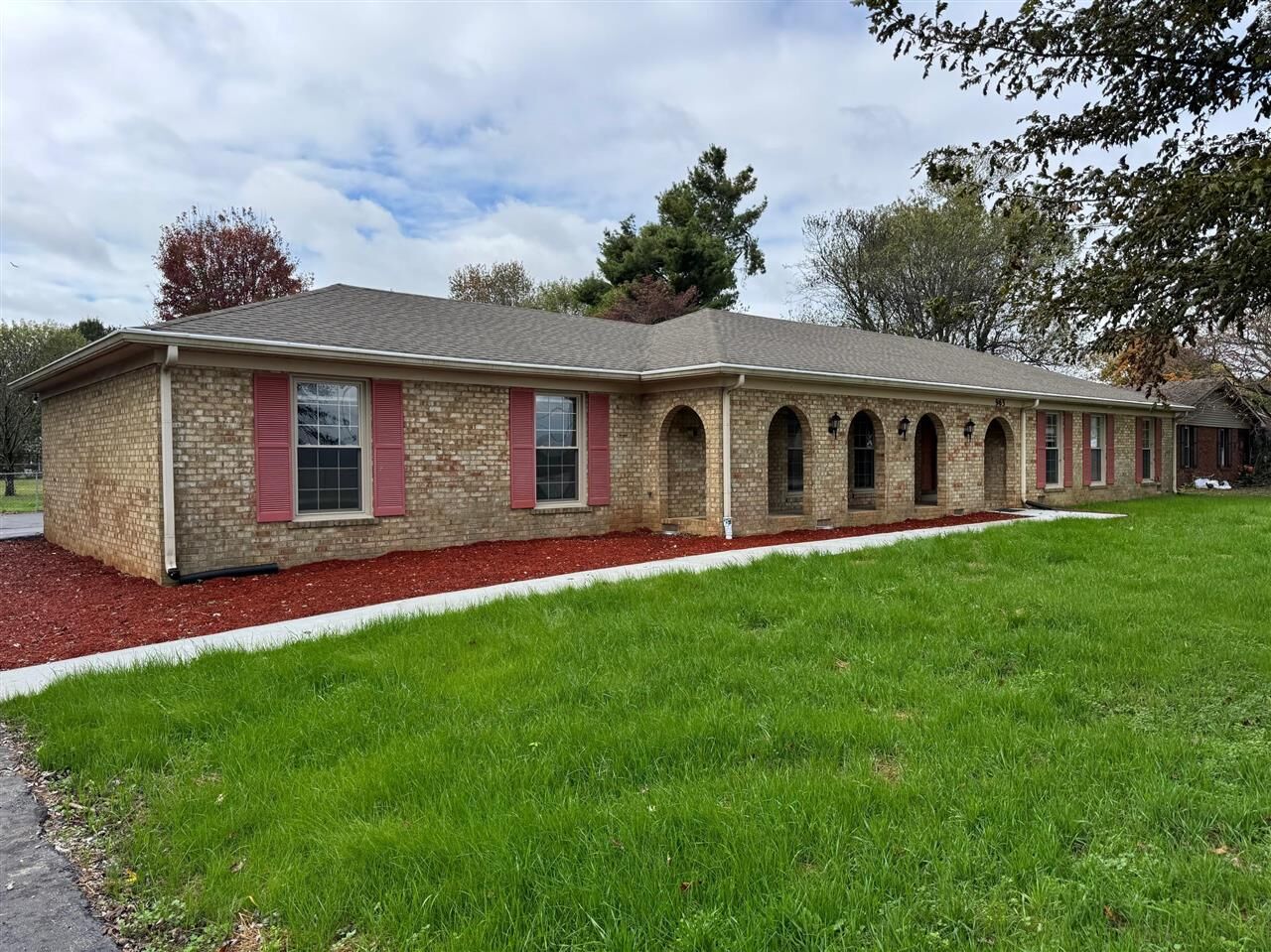 Property Photo:  965 Elrod Road  KY 42104 