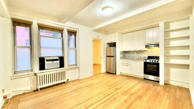 Property Photo: 325 W 45th Street 309 NY 10036