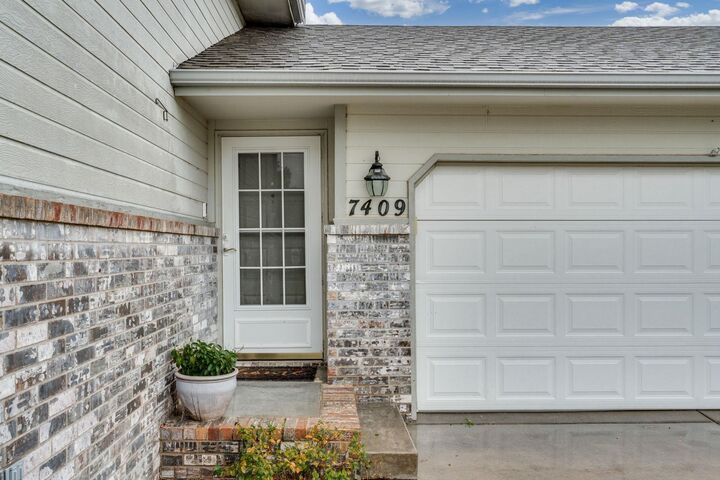 Property Photo:  7409 E Brookview Cir  KS 67226 