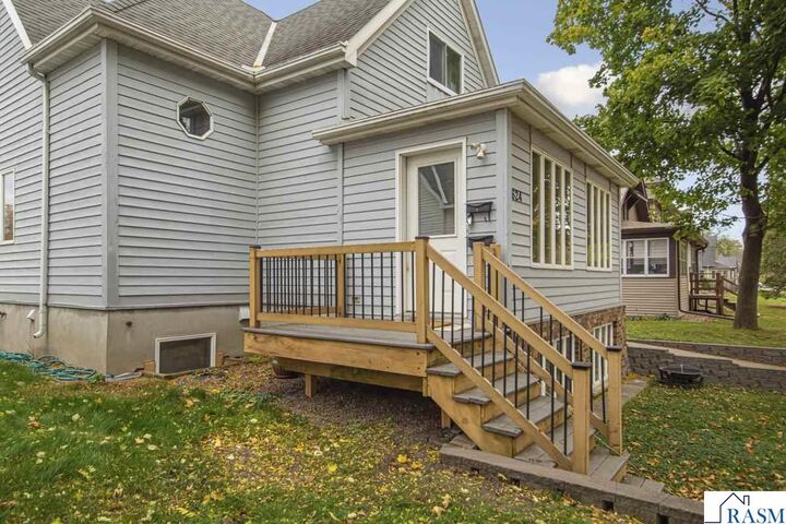 Property Photo: 624 W 5th Street MN 56001