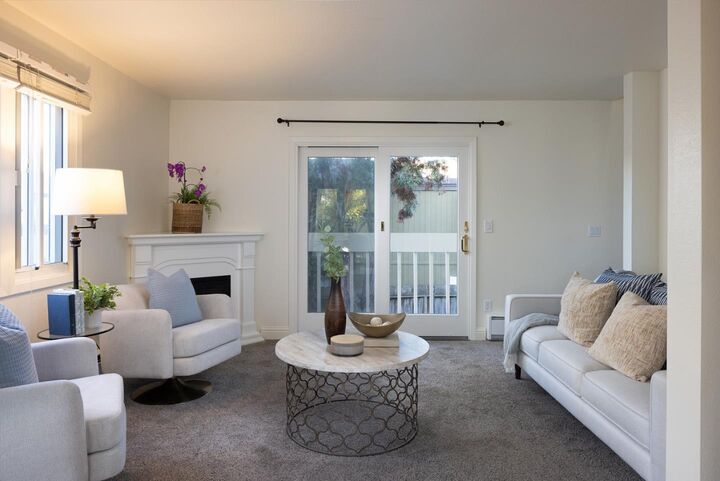 Property Photo:  420 Dela Vina Avenue 7  CA 93940