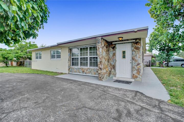 Property Photo:  6540 McKinley St  FL 33024