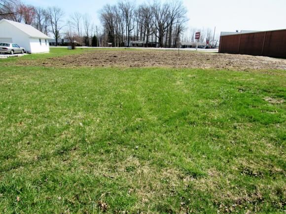 Property Photo:  901 N Main Street  IN 47031 