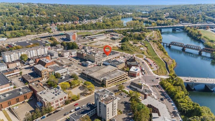 Property Photo:  17 Elizabeth Street E  CT 06418 