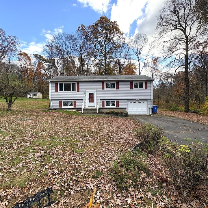 Property Photo:  84 Willie Circle  CT 06084 