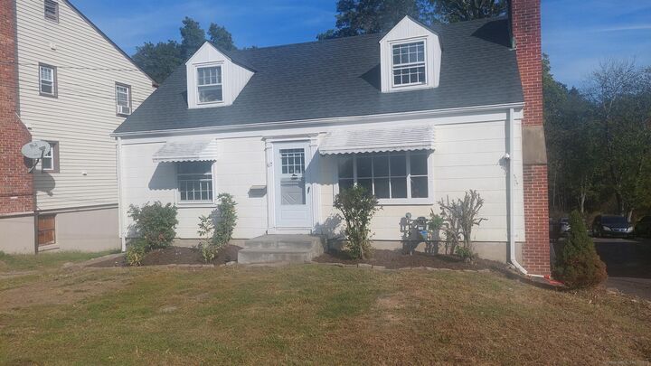 Property Photo:  62 Euclid Avenue  CT 06902 