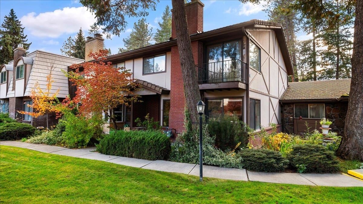 Property Photo: 12515 N Fairwood Dr 6 WA 99218