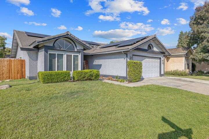 Property Photo: 1007 N Atwood Street CA 93291