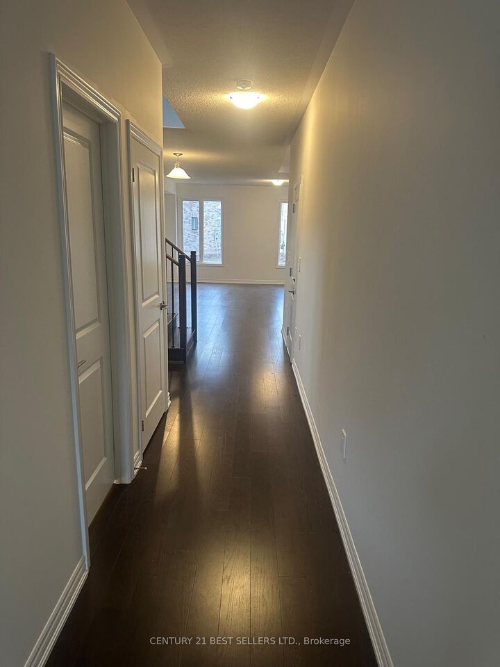 Property Photo: 1474 Savoline Boulevard ON L9E 1G5