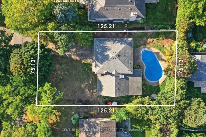 111 Gloucester Avenue  Oakville ON L6J 3W3 photo