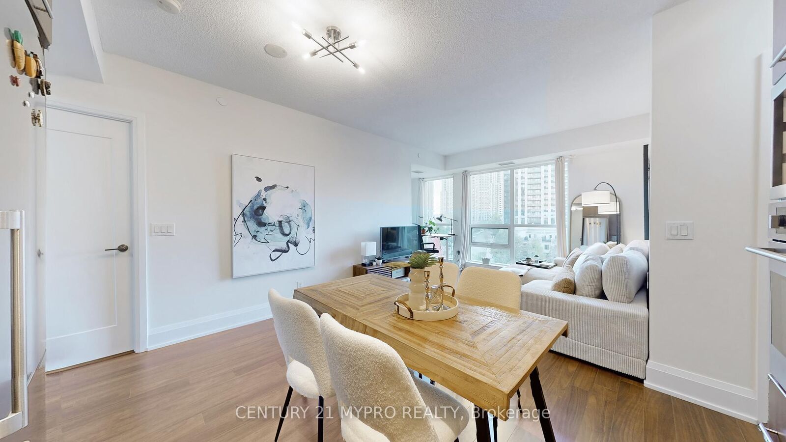 Property Photo: 120 Harrison Garden Boulevard 633 ON M2N 0H1