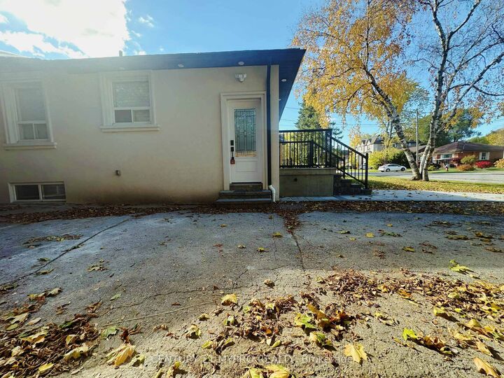 Photo de la propriété:  36 Rockport Crescent Basement  ON L4C 2L6