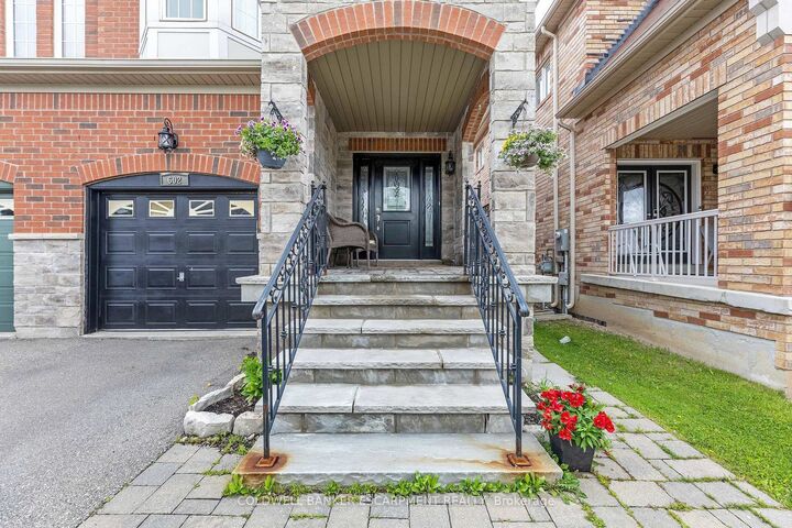 Property Photo:  602 Yates Drive  ON L9T 7R1 