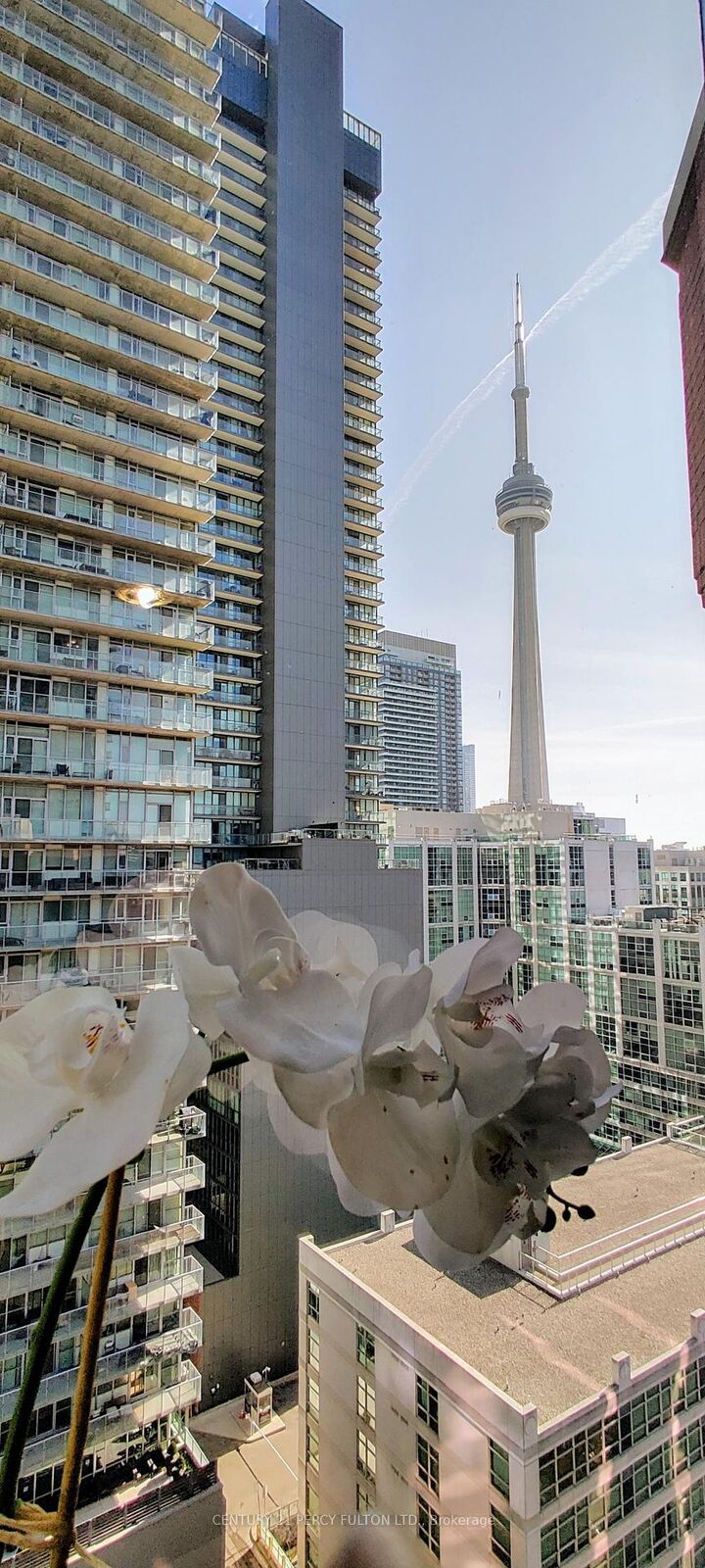 Property Photo: 393 King Street W 1204 ON M5V 3G8