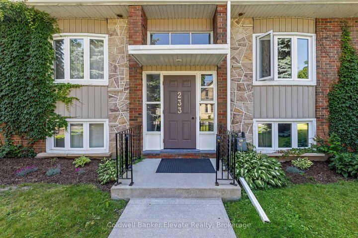 Property Photo:  233 Westminster Drive S 24  ON N3H 1T2 