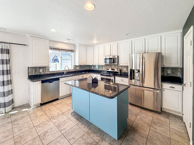 Property Photo:  920 W Stonehaven Dr  UT 84054 