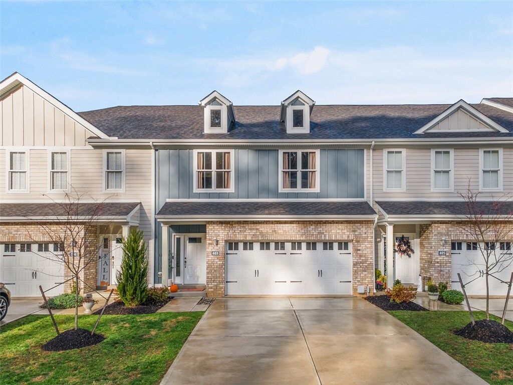 Property Photo:  403 Walnut Ct  PA 15237