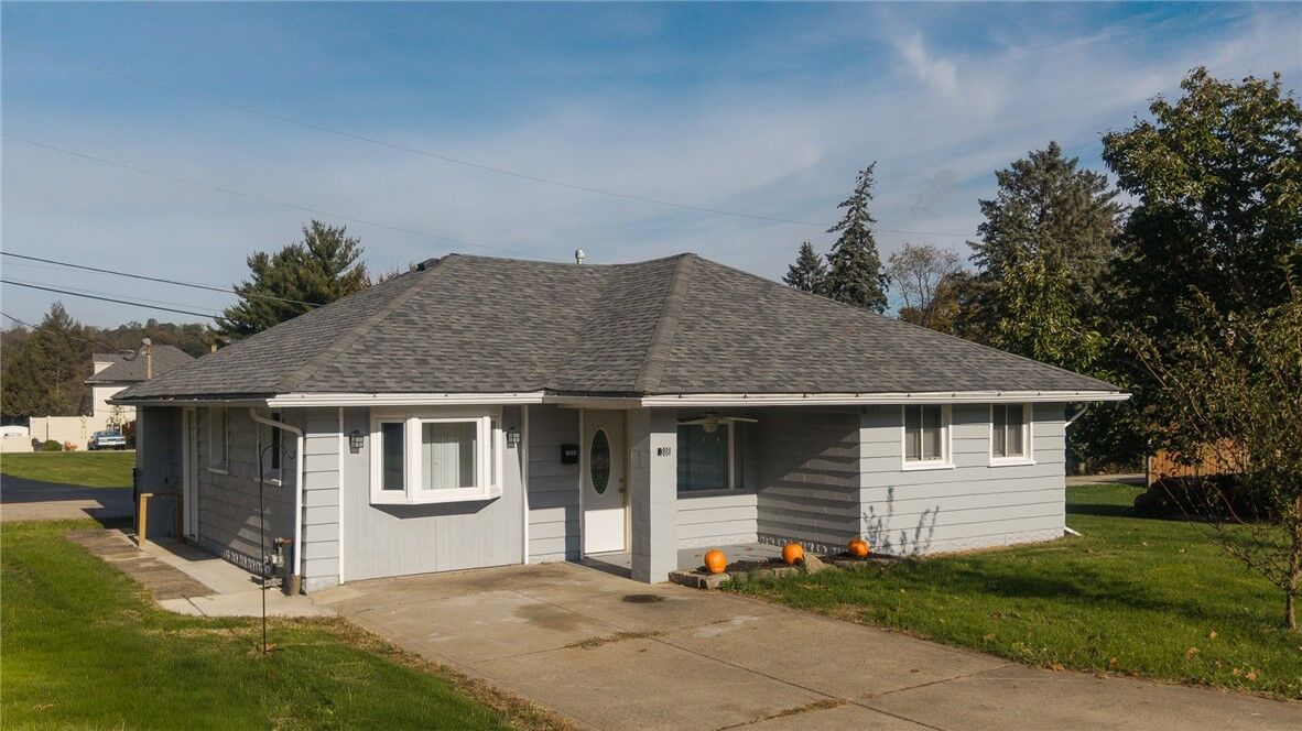 Property Photo:  308 Monongahela Ave  PA 15037 