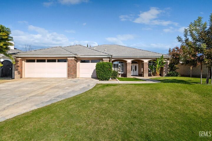 Property Photo:  15708 Joseph Phelps Avenue  CA 93314 