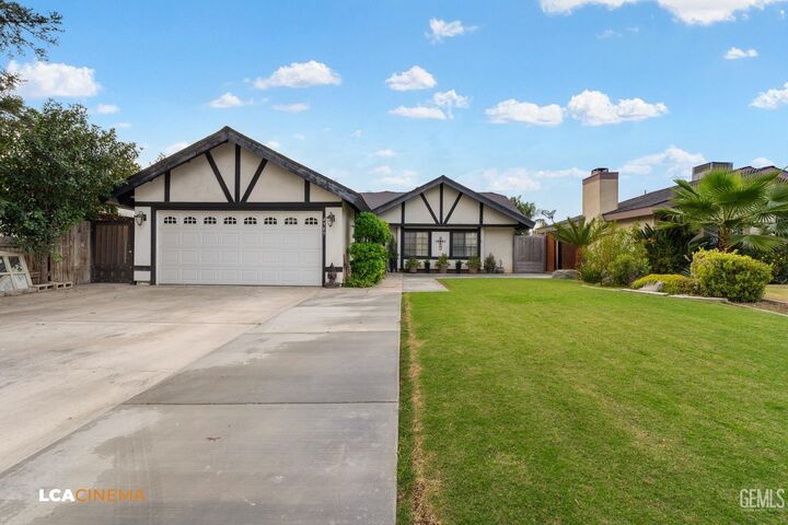 Property Photo: 4909 Kathimae Lane CA 93313