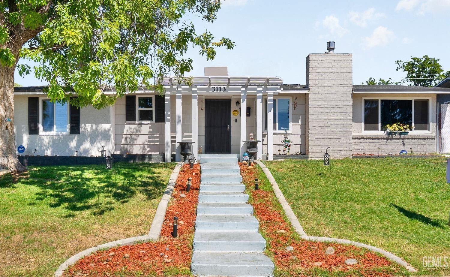 Property Photo: 3113 Occidental Street CA 93305