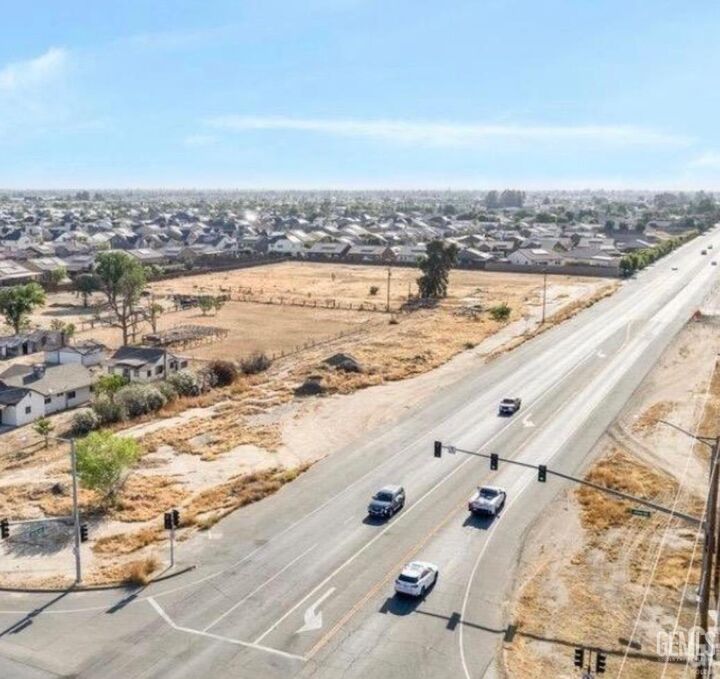 Property Photo: 6230 Taft Hwy CA 93313