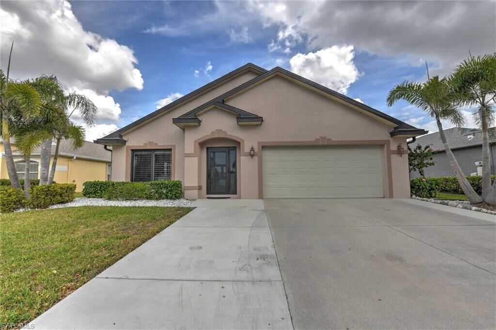 Property Photo: 15613 Beachcomber Ave FL 33908