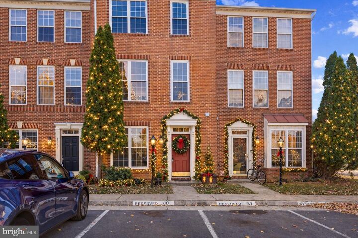 Property Photo:  13133 Park Crescent Circle  VA 20171 