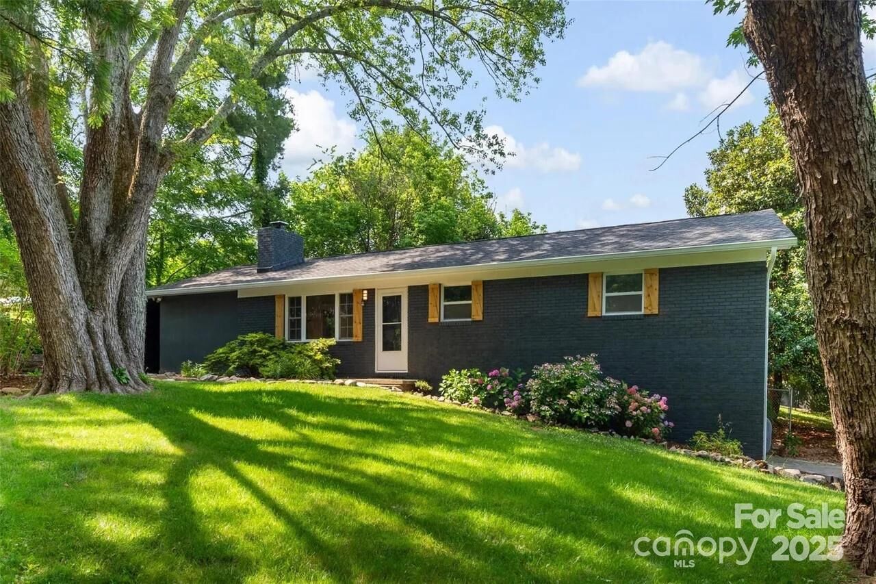 Property Photo:  28 Pine Lane  NC 28806