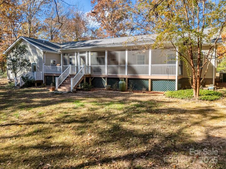 Property Photo: 1615 Oak Park Court NC 28080