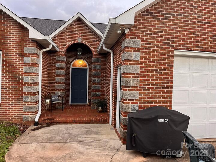 Property Photo:  3993 Palmer Circle  NC 28655