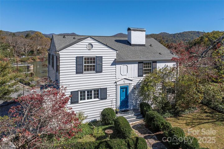 Property Photo:  2 Westwood Road  NC 28804