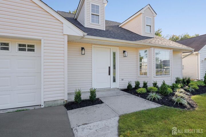 Property Photo:  4 Ellison Court  NJ 07735 