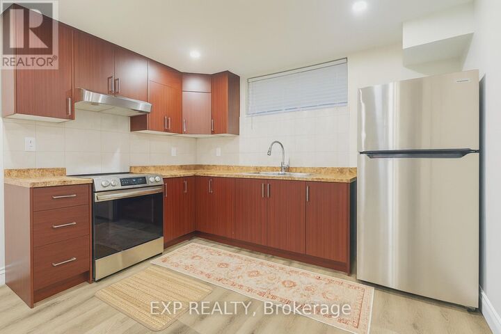 Property Photo: 19 Sassafras Street Lower ON N2N 3S1