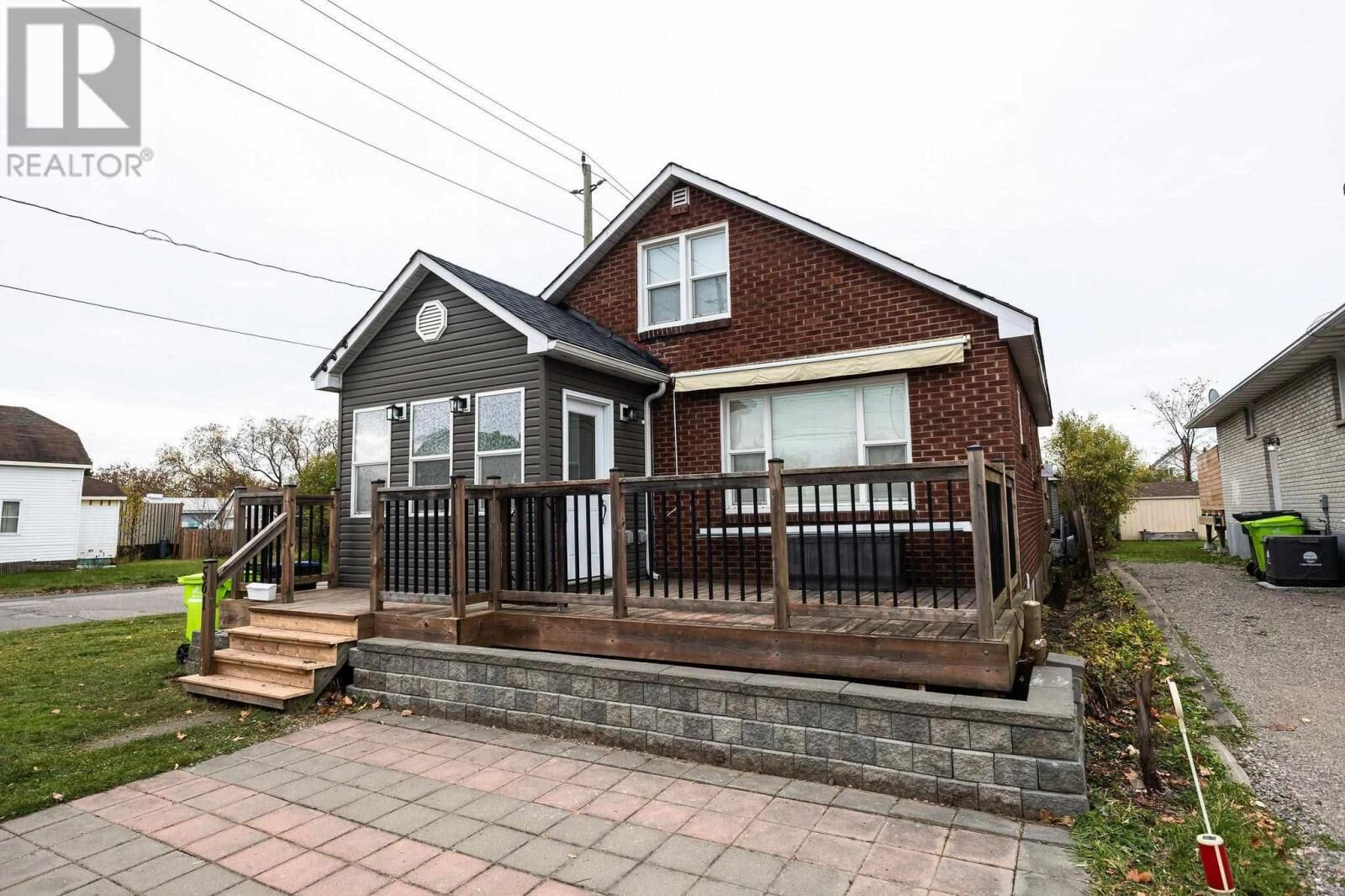 Property Photo:  561 Charles St  ON P6C 3M1
