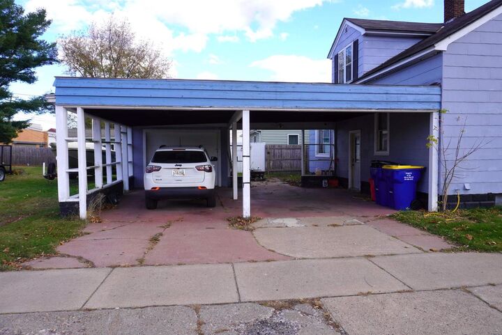 Property Photo:  2000 East Main Street  WI 54452 