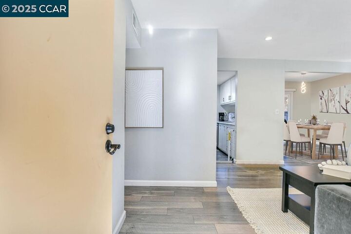 Property Photo: 896 Camelback Place CA 94523