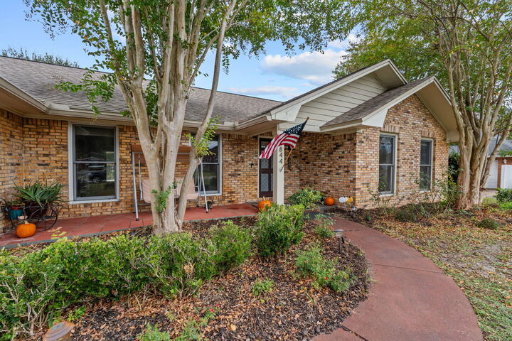 Property Photo:  2844 Longleaf Road  FL 32405