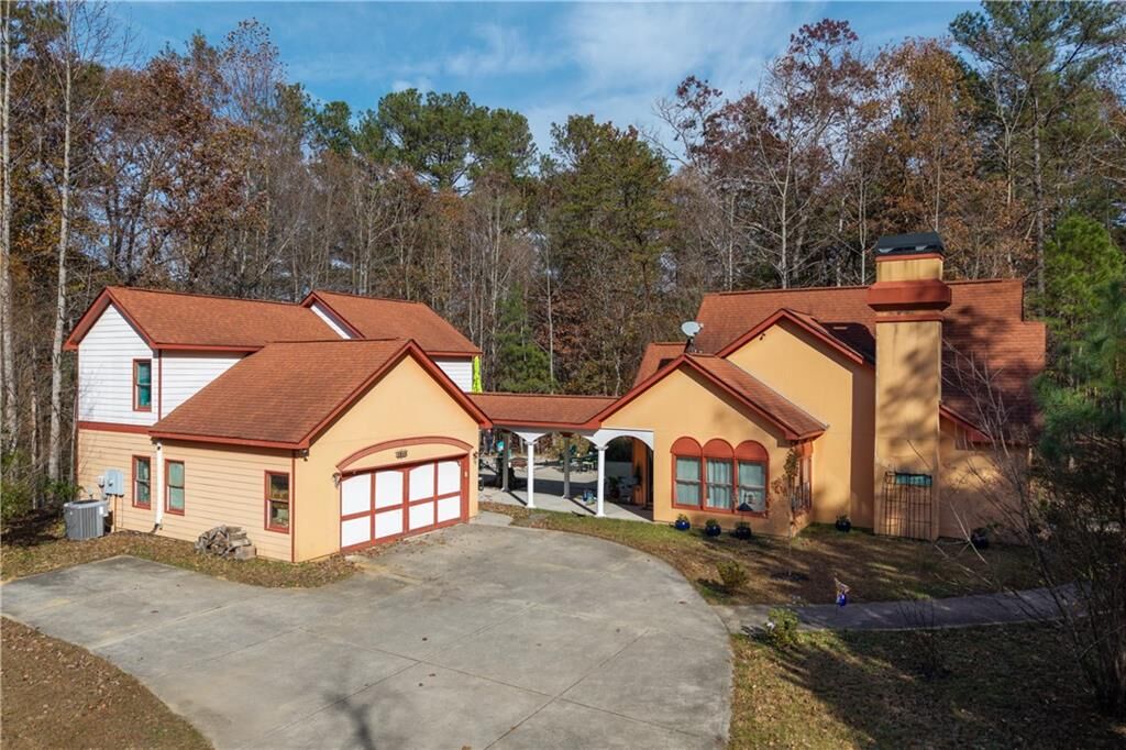 Property Photo: 1045 Fincher Road GA 30114