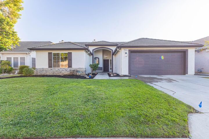4537 W Celeste Avenue  Fresno CA 93722 photo