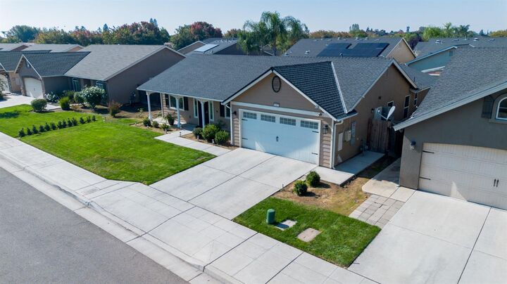 Property Photo:  2457 N Milburn Avenue  CA 93722