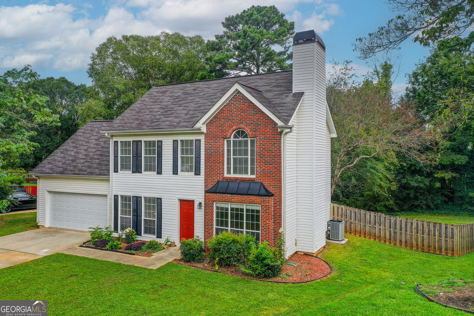 Property Photo: 837 Ravins Way GA 30281